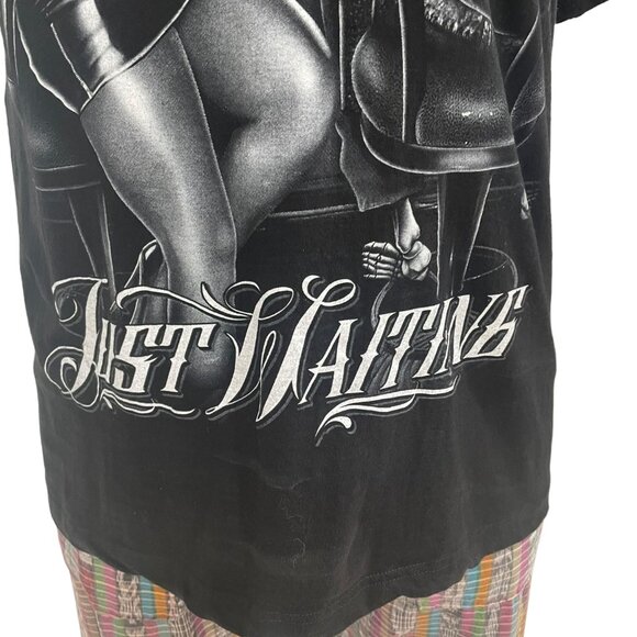 "Just Waiting" Graphic T XL Gothic Classic Festival Rock Concert Skateboard Bold - Picture 7 of 9